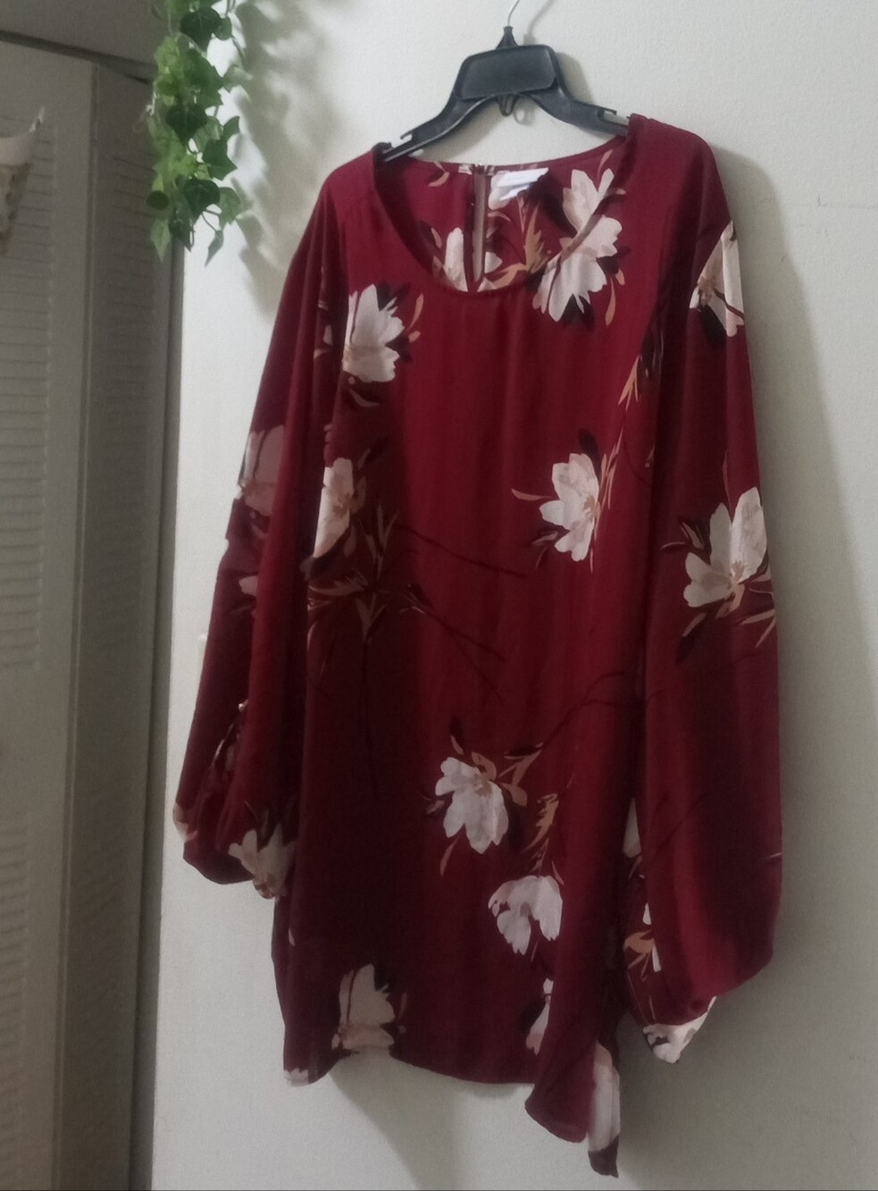 Liz Claiborne Maroon Floral Long-Sleeve Tunic